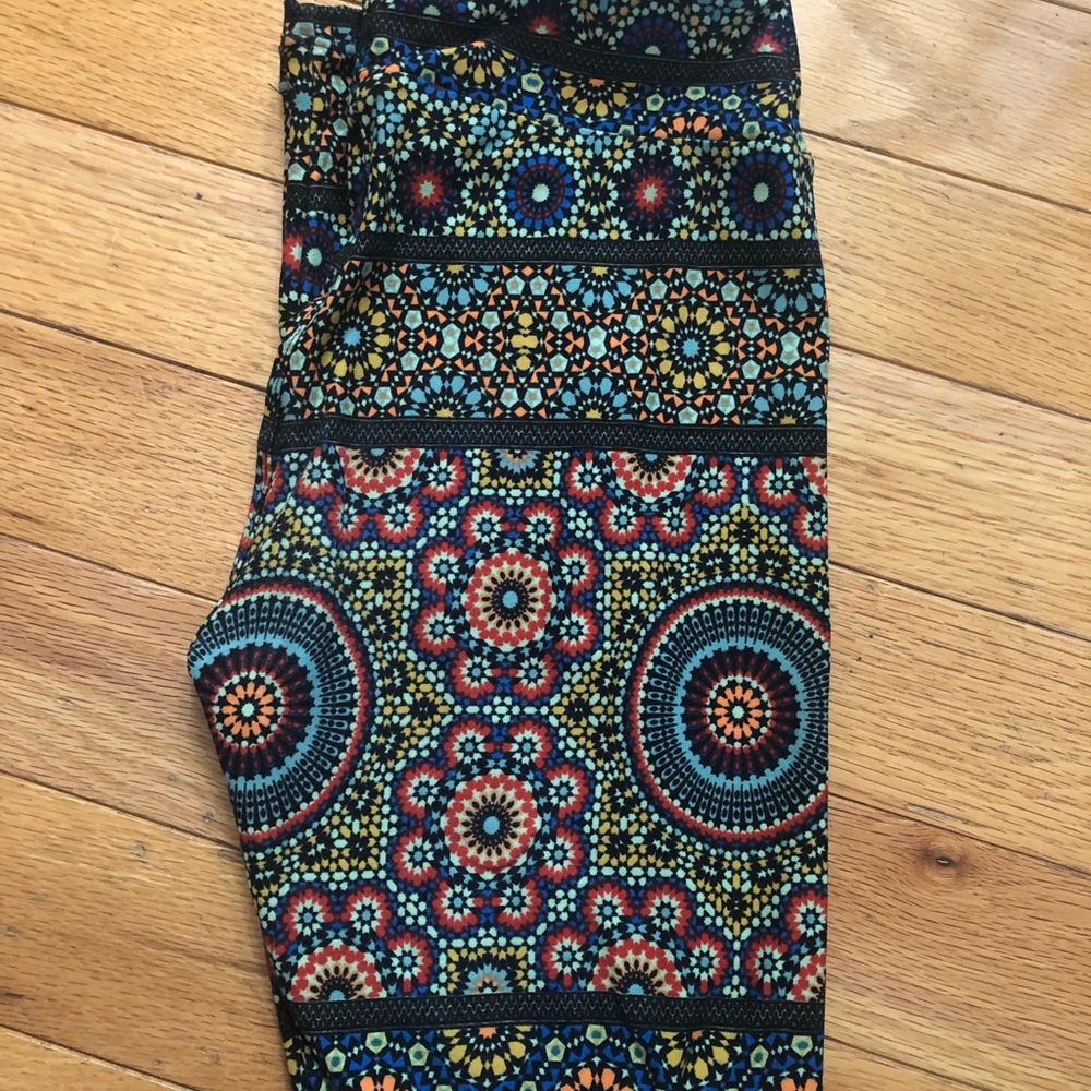Lularoe medallion leggings